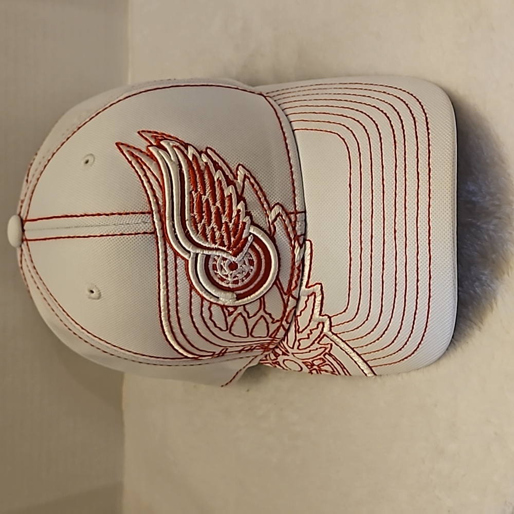Reebok | Men's NHL Detroit Red Wing Hockey Graphic Baseball Cap S/M